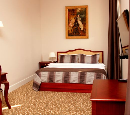 Novomoskovskaya Hotel
