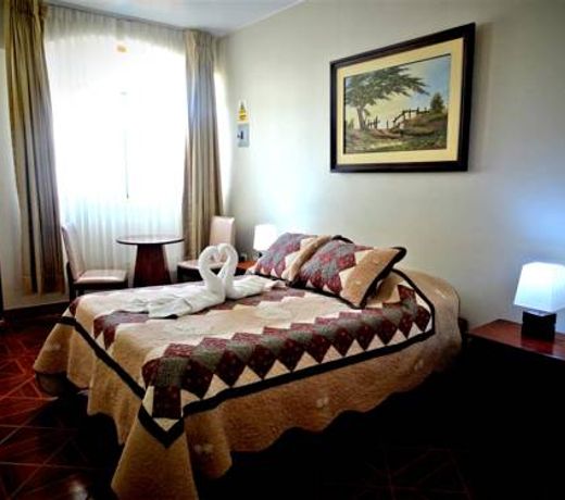 Hotel Curasi