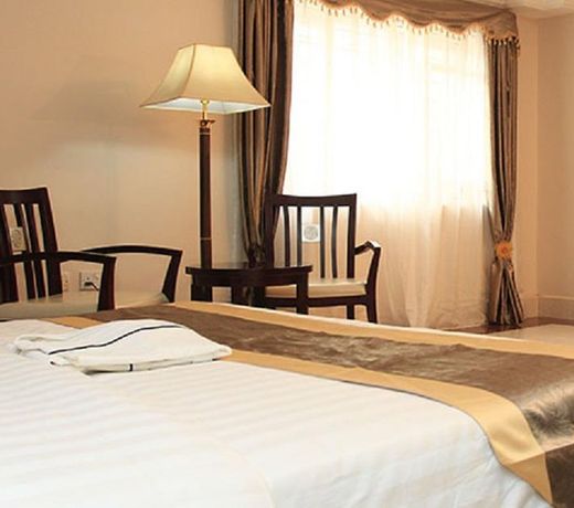 GrandBee Suites