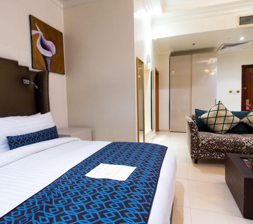 Victoria Crown Plaza Hotel