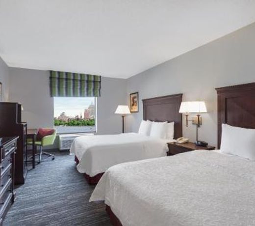 Hampton Inn & Suites Newark-Harrison-Riverwalk