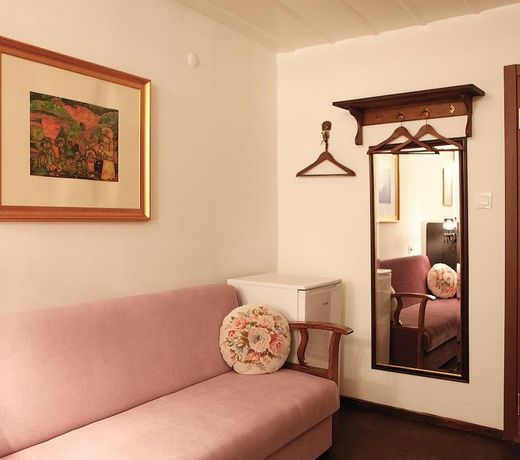 Marjolaine Hotel