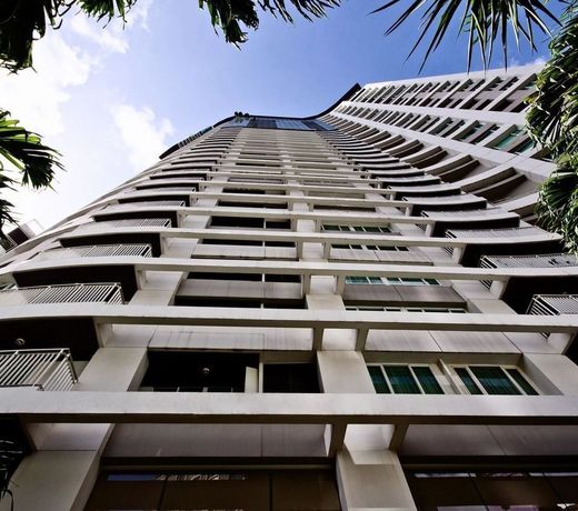 Urbana Langsuan Hotel - SHA Extra Plus