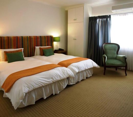 Lady Hamilton Hotel