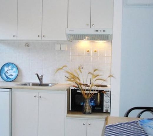 Loula's Apartments