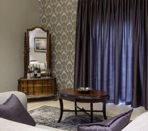 Riverside Boutique Hotel