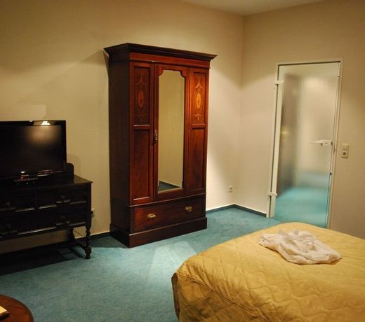 HOTEL GOLD SPRING