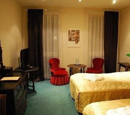 HOTEL GOLD SPRING