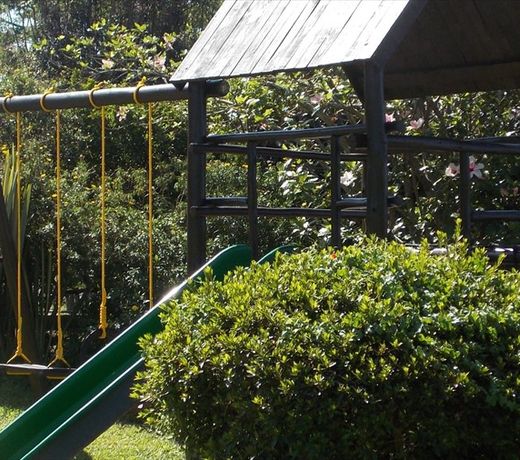 Bizafrika Guest Lodge & Conference Center