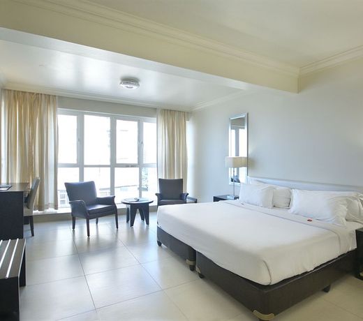 Blue Waters Hotel