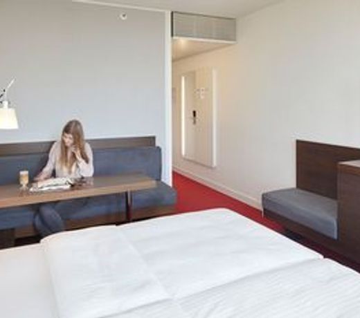 Empire Riverside Hotel