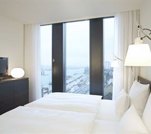 Empire Riverside Hotel