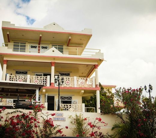 Casa Robinson Guest House
