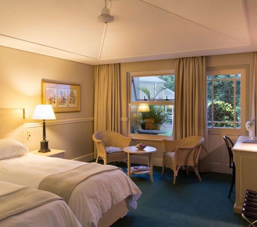Quarry Lake Inn
