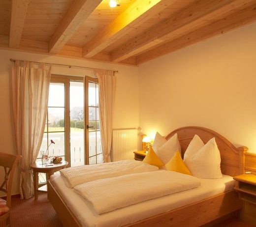 Landhotel Haringerhof mit Saunawelt und Naturbadeteich