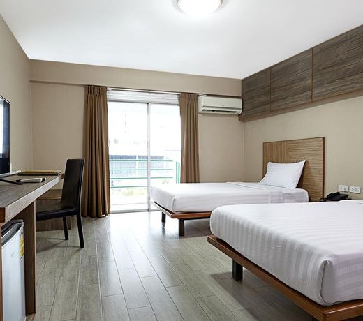 Watana Hotel
