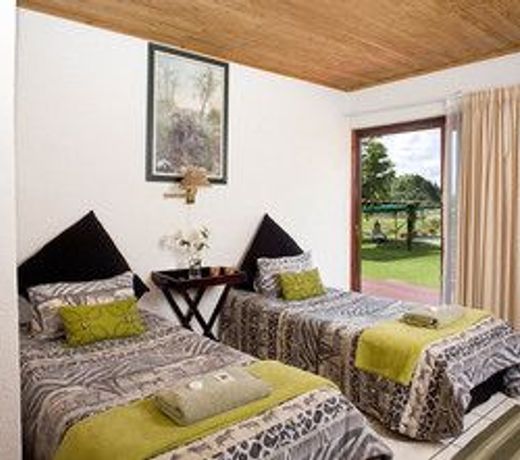Airport Game Lodge