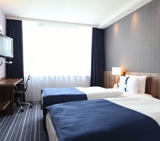 Premier Inn Essen City Limbecker Platz Hotel