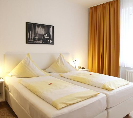 Stadt-gut-Hotel Rheinischer Hof