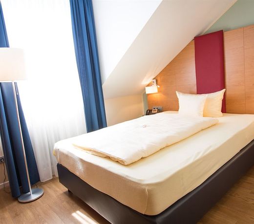 Hotel National Dusseldorf (Superior)