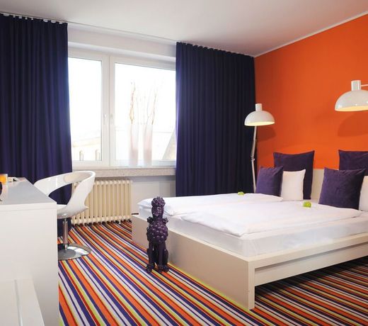 hotel friends Dusseldorf Downtown