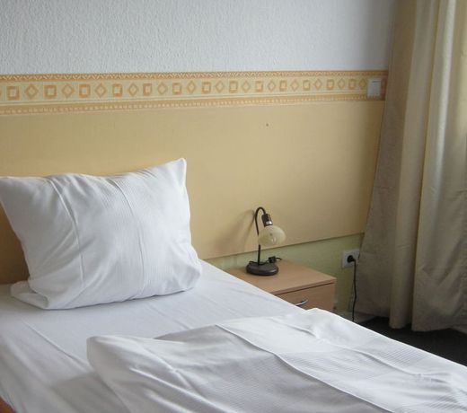 EU CENTRALHOTEL IM TÃNNCHEN