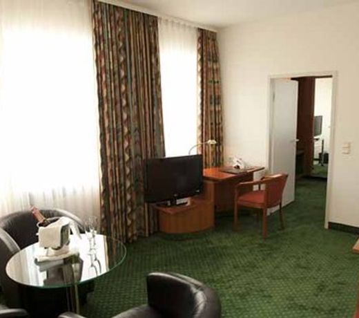 DORMERO Hotel Dresden Airport