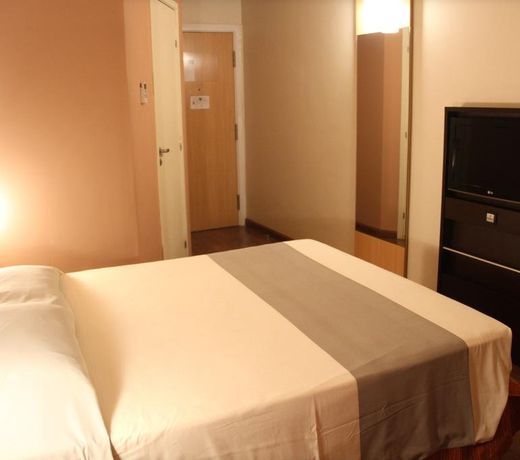 ibis Montes Claros Shopping
