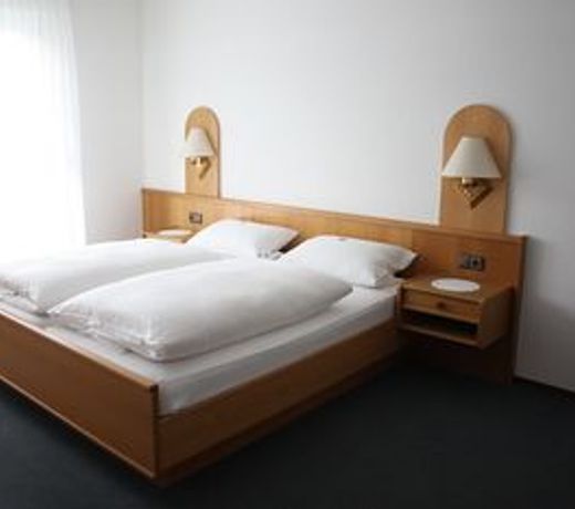 Gasthof-Pension Hunaustuben