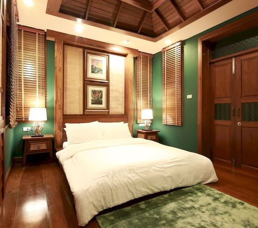 Vanilla hill (hill lodge)