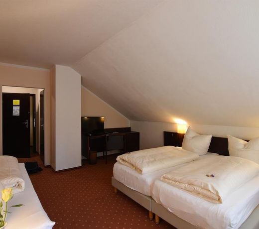 Hotel Senator
