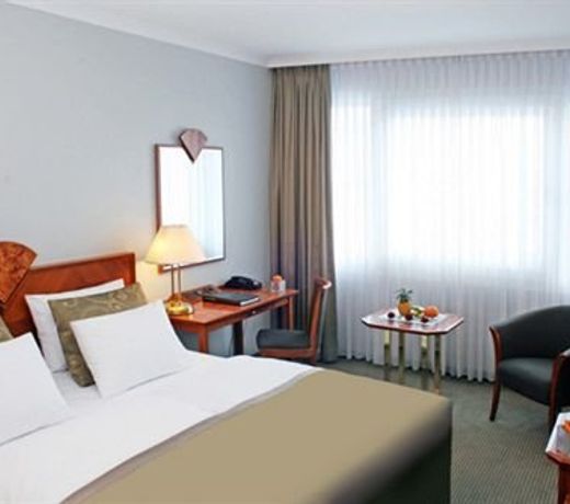 Crowne Plaza Berlin City Centre Ku'damm, an IHG Hotel