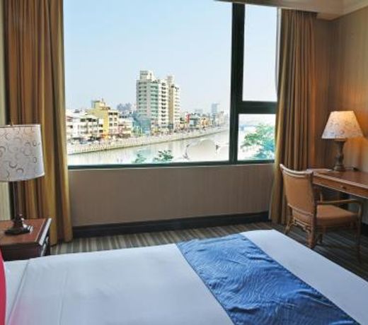Wei-Yat Grand Hotel