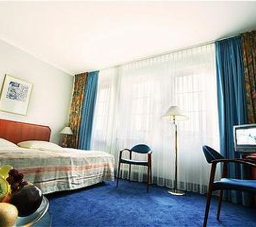 HOLIDAY INN GARDEN COURT BERLIN