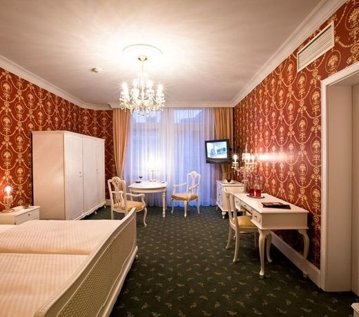 HELIOPARK Bad Hotel Zum Hirsch