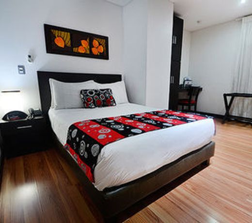 La Rivera Hotel