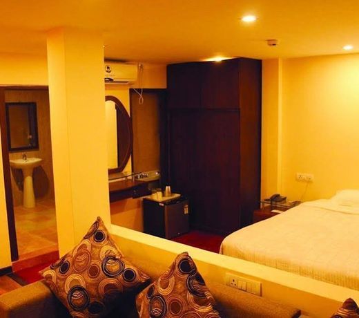 Yellow Pagoda Hotel