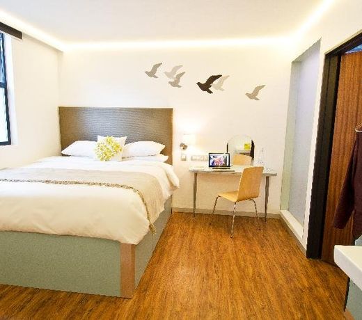 Bannister Hotel