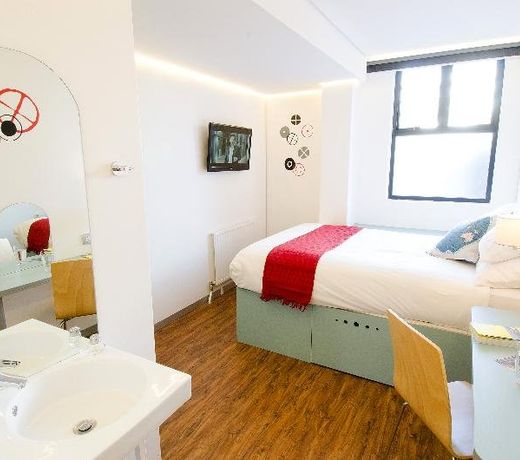 Bannister Hotel