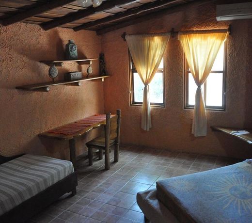 LA HACIENDA LODGE