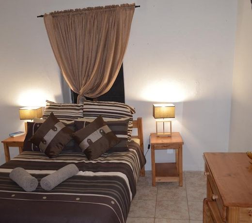 BLACK EAGLE RETREAT EXCLUSIVE COUNTRY LODGE