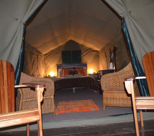 BLACK EAGLE RETREAT EXCLUSIVE COUNTRY LODGE