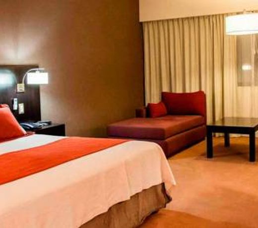 Howard Johnson Hotel & Casino