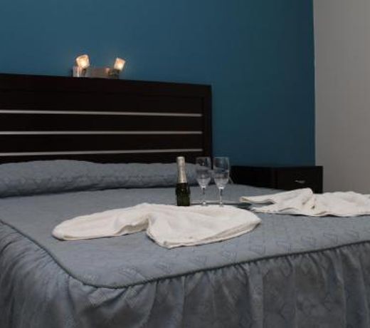 Brisas del Lago Apart y Hotel