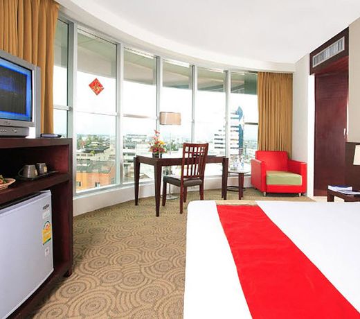 Golden Crown Grand Hotel
