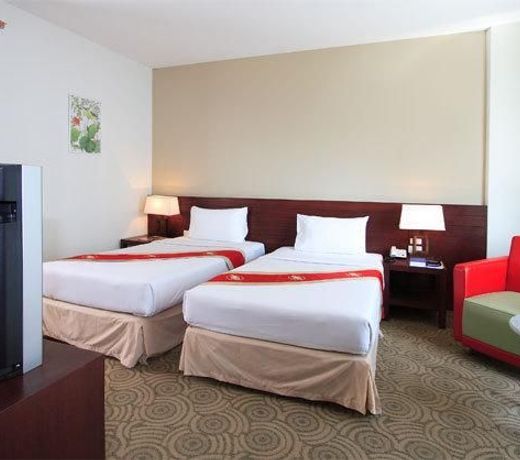 Golden Crown Grand Hotel