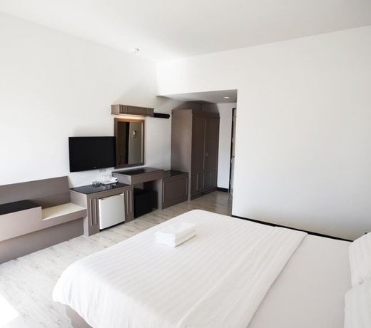 Hi Season Hotel