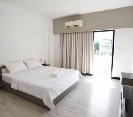 Hi Season Hotel