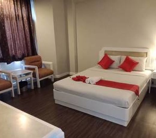 River Grand Hotel