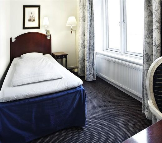 FIRST HOTEL EXCELSIOR
